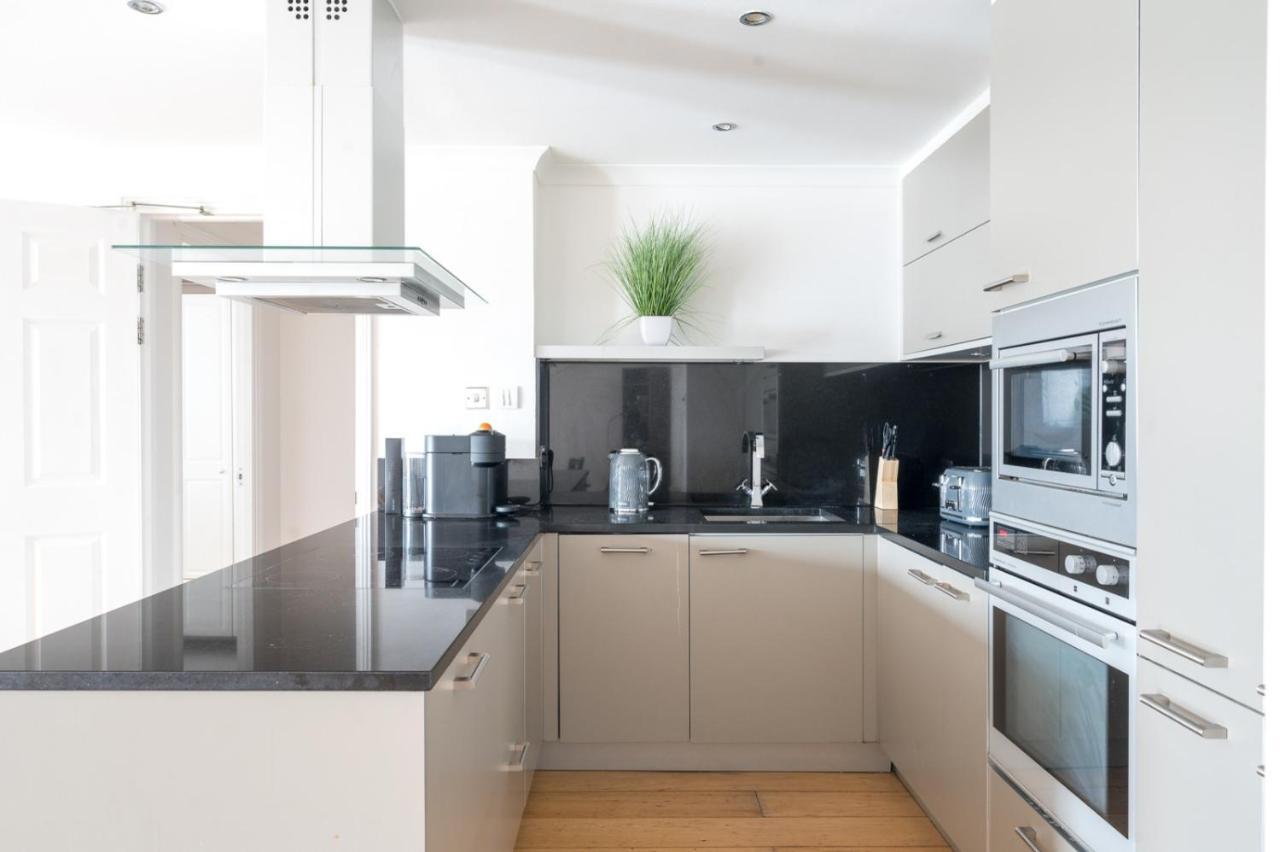 Appartement Riverside Two Bedroom In Canary Wharf