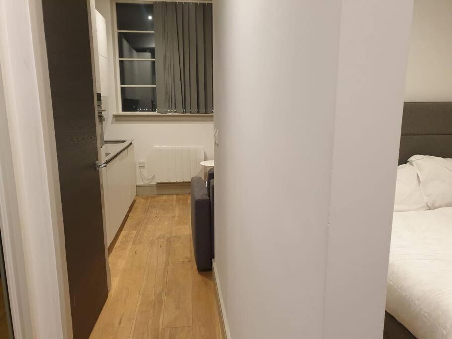 Apartment Long Stays 1bed Studio Serviced Netflix & Free Wifi Perfect For Solo And Coupled Guests London