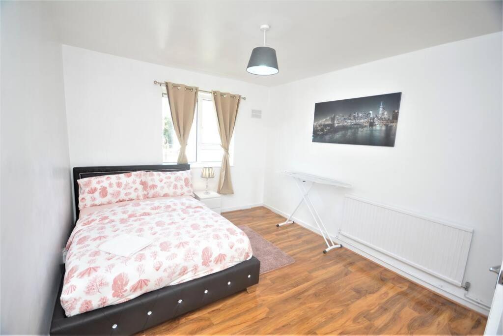 Zone 2 Two Bedroom Apartamento Londres