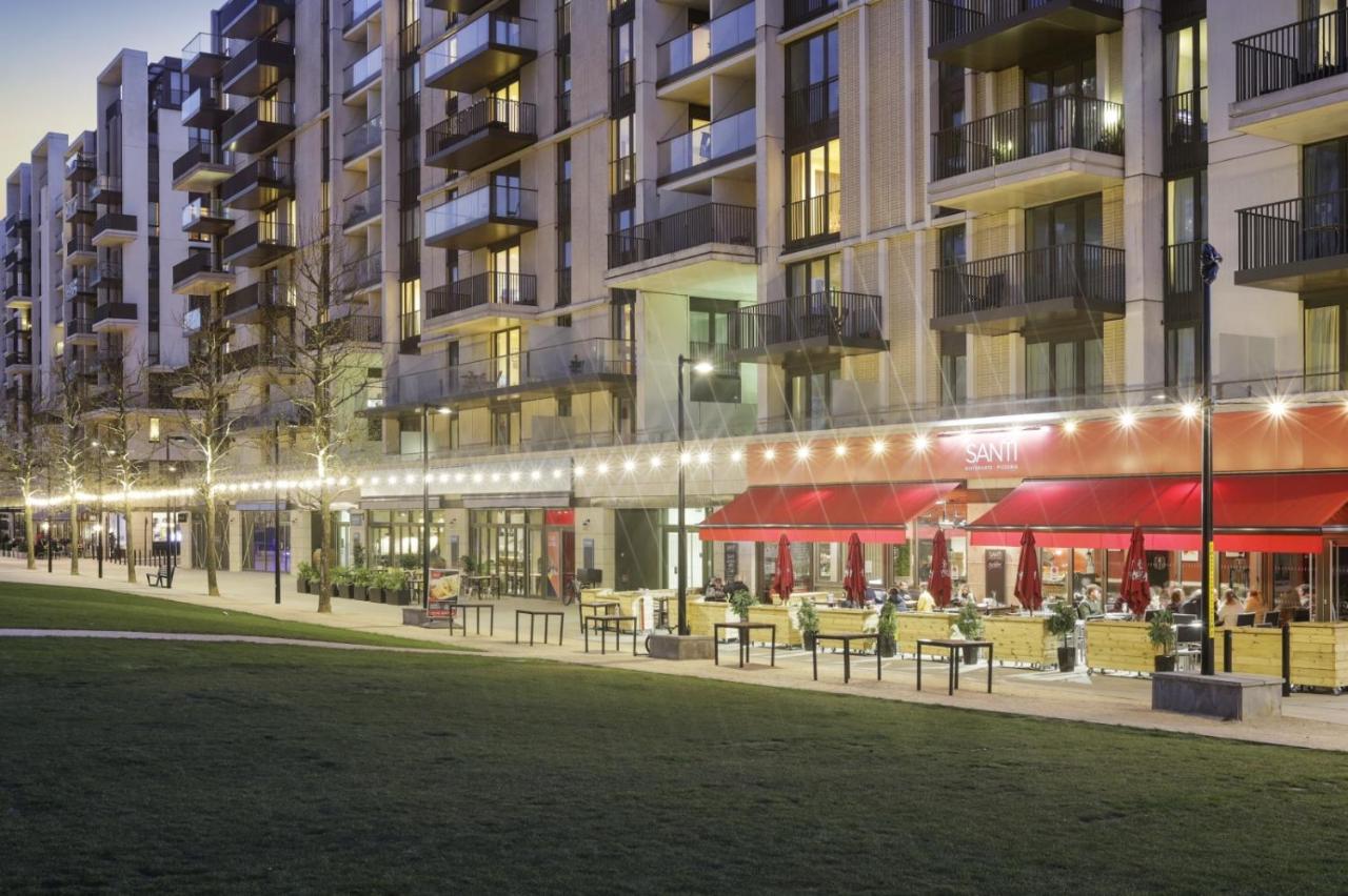 Appartement Ellie N Conys 3 Bedroom With 2 Bathrooms, An Ensuite, Kitchen And Balcony In Stratford Westfield Londen