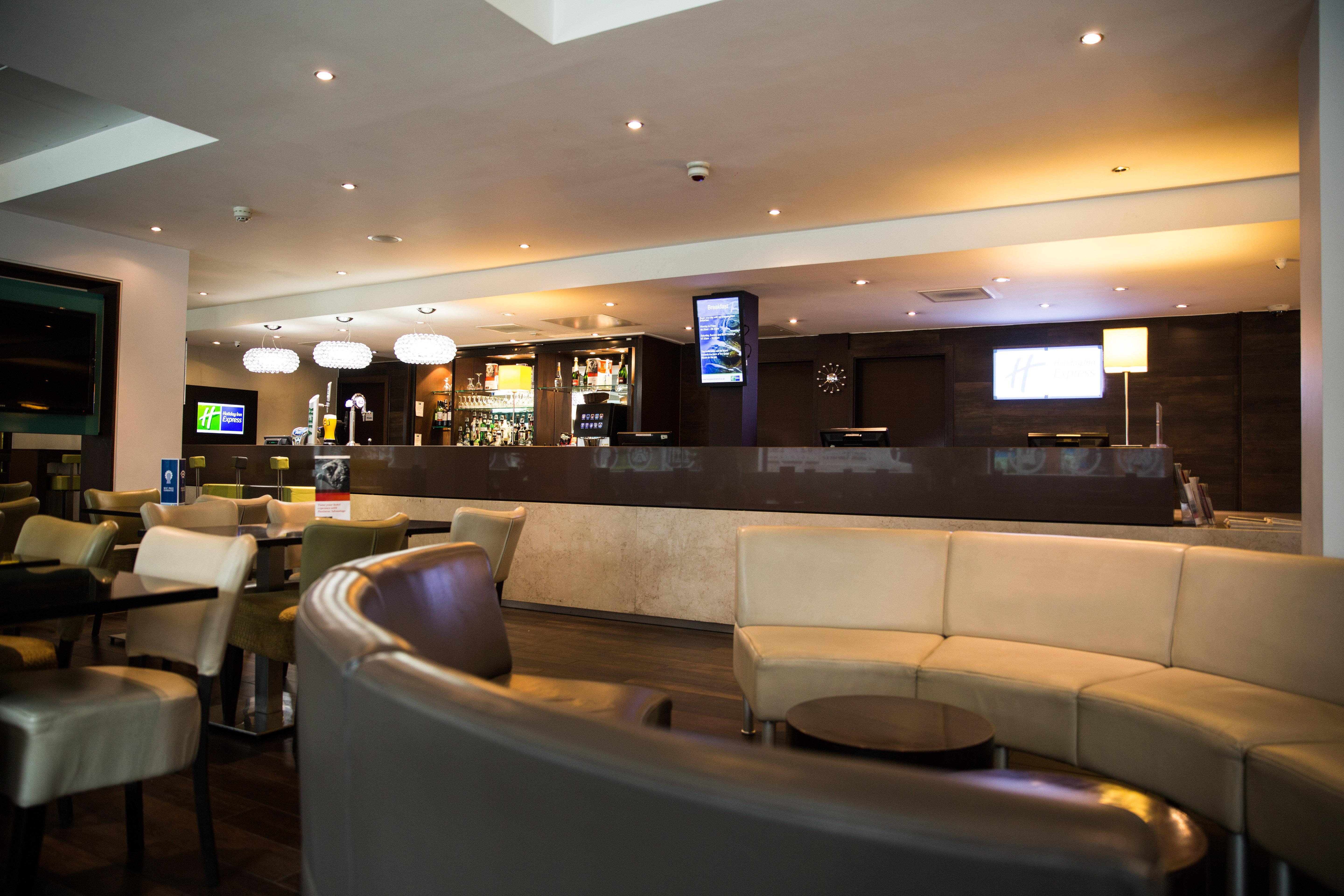 Hotel Holiday Express Stratford By Ihg