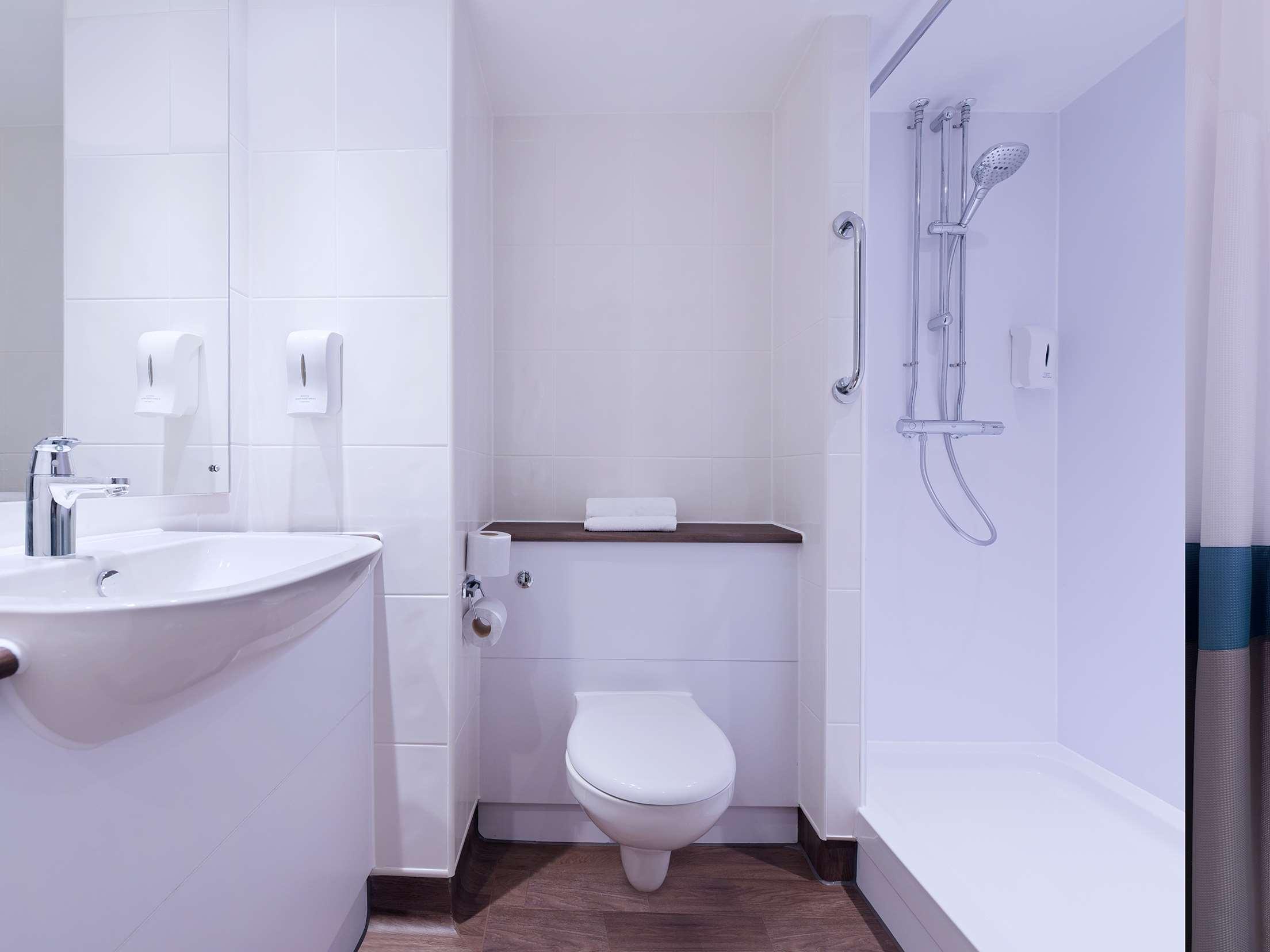 Travelodge Central City Road Hotel 3*