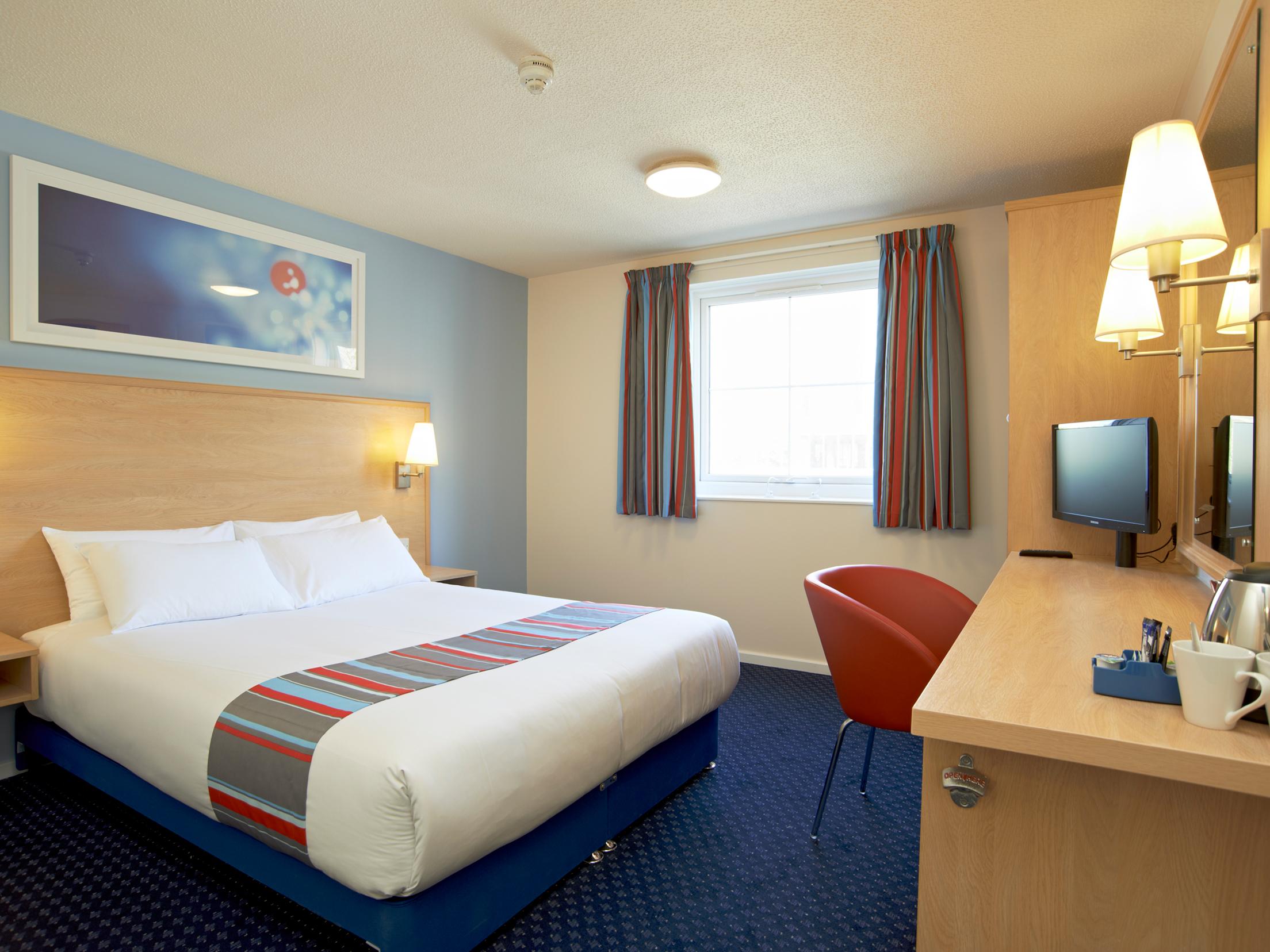 Travelodge Central City Road 3*