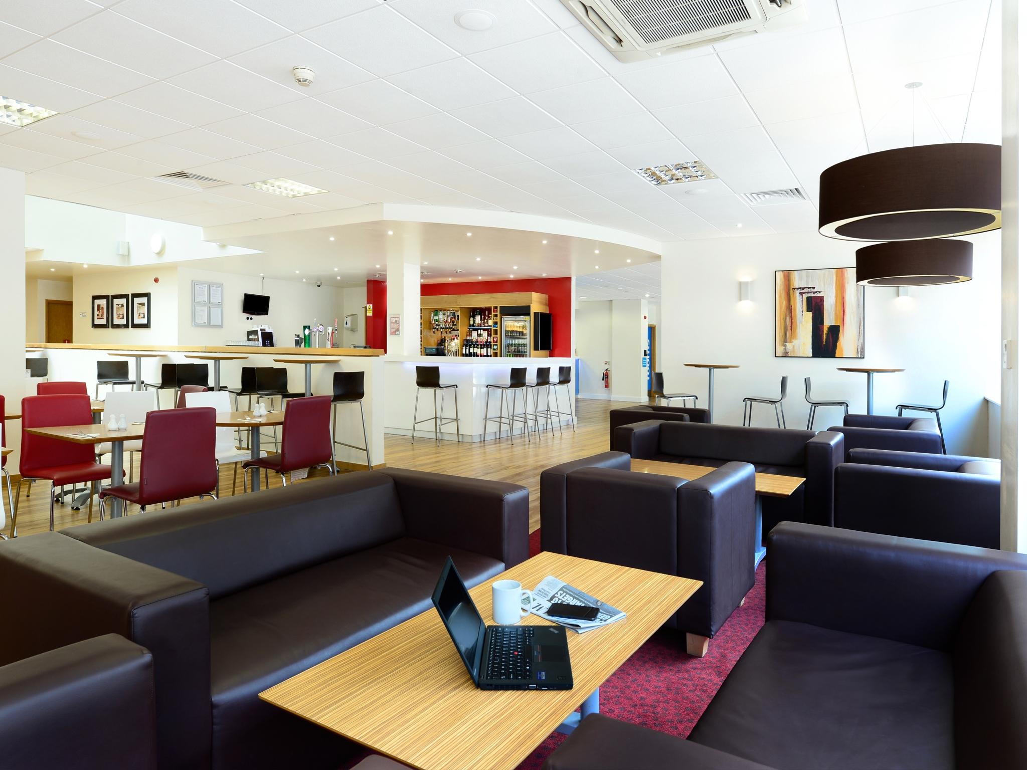 Travelodge Central City Road Hotel 3*