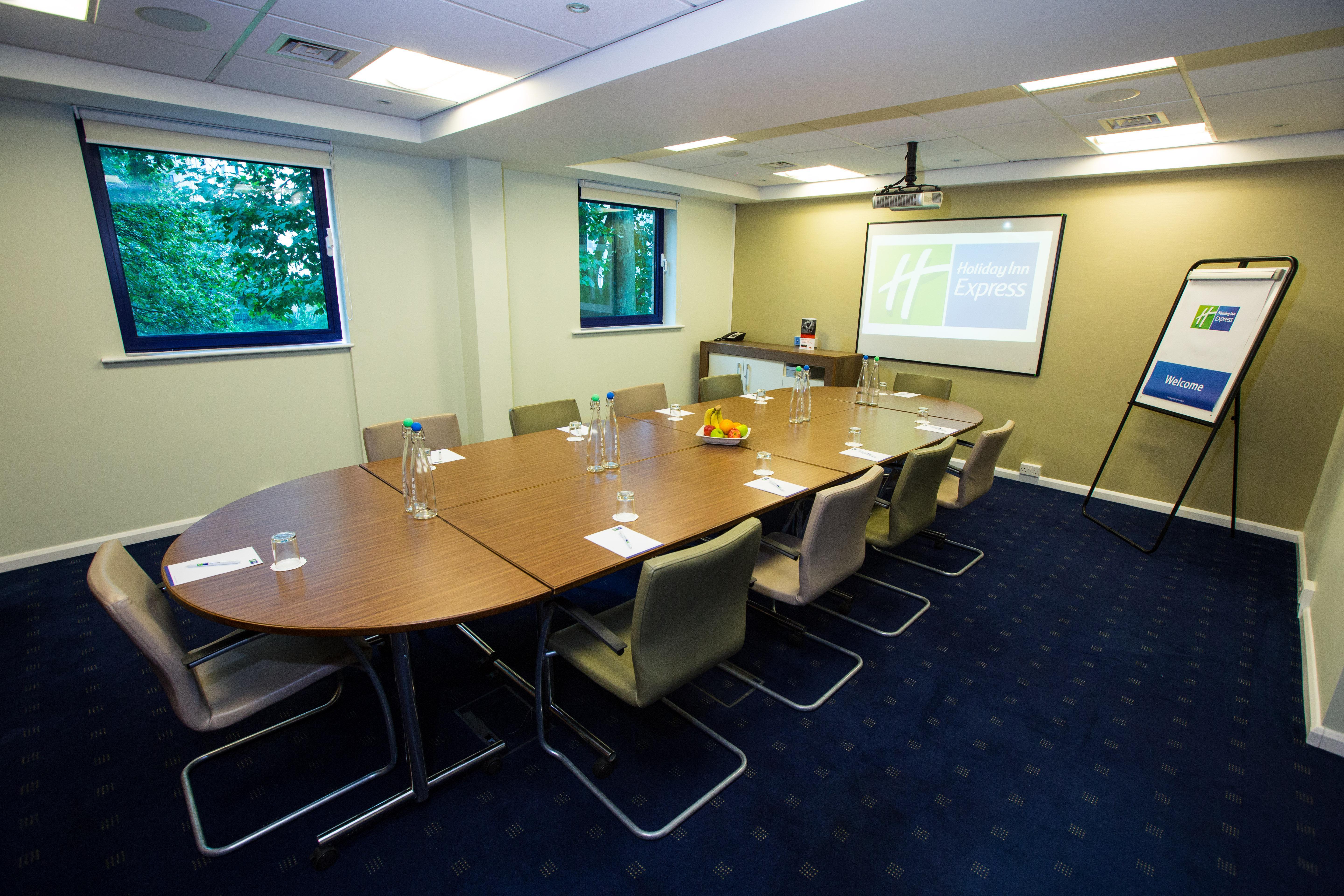 Hotel Holiday Express Stratford By Ihg