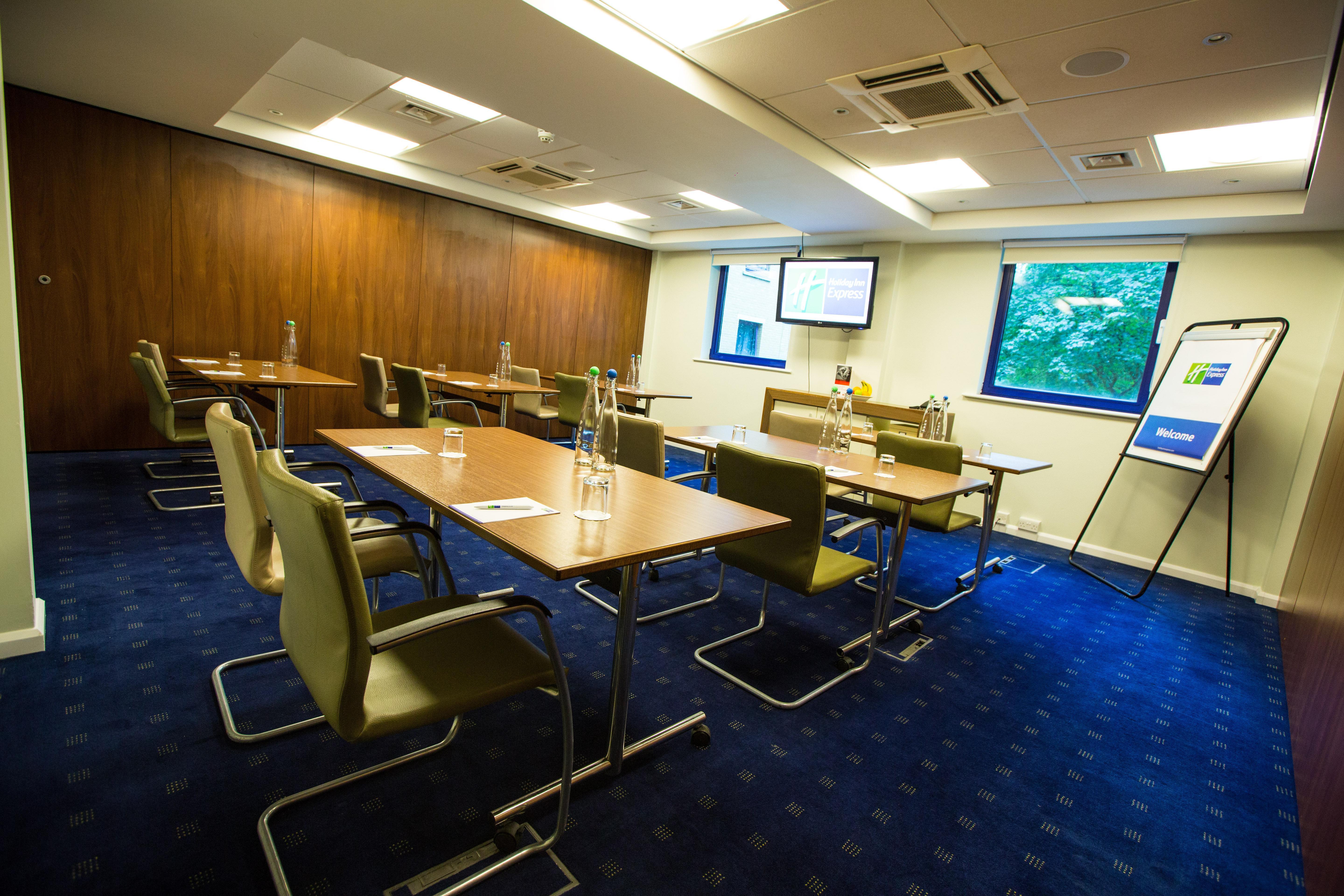 Holiday Express Stratford By Ihg Hotel