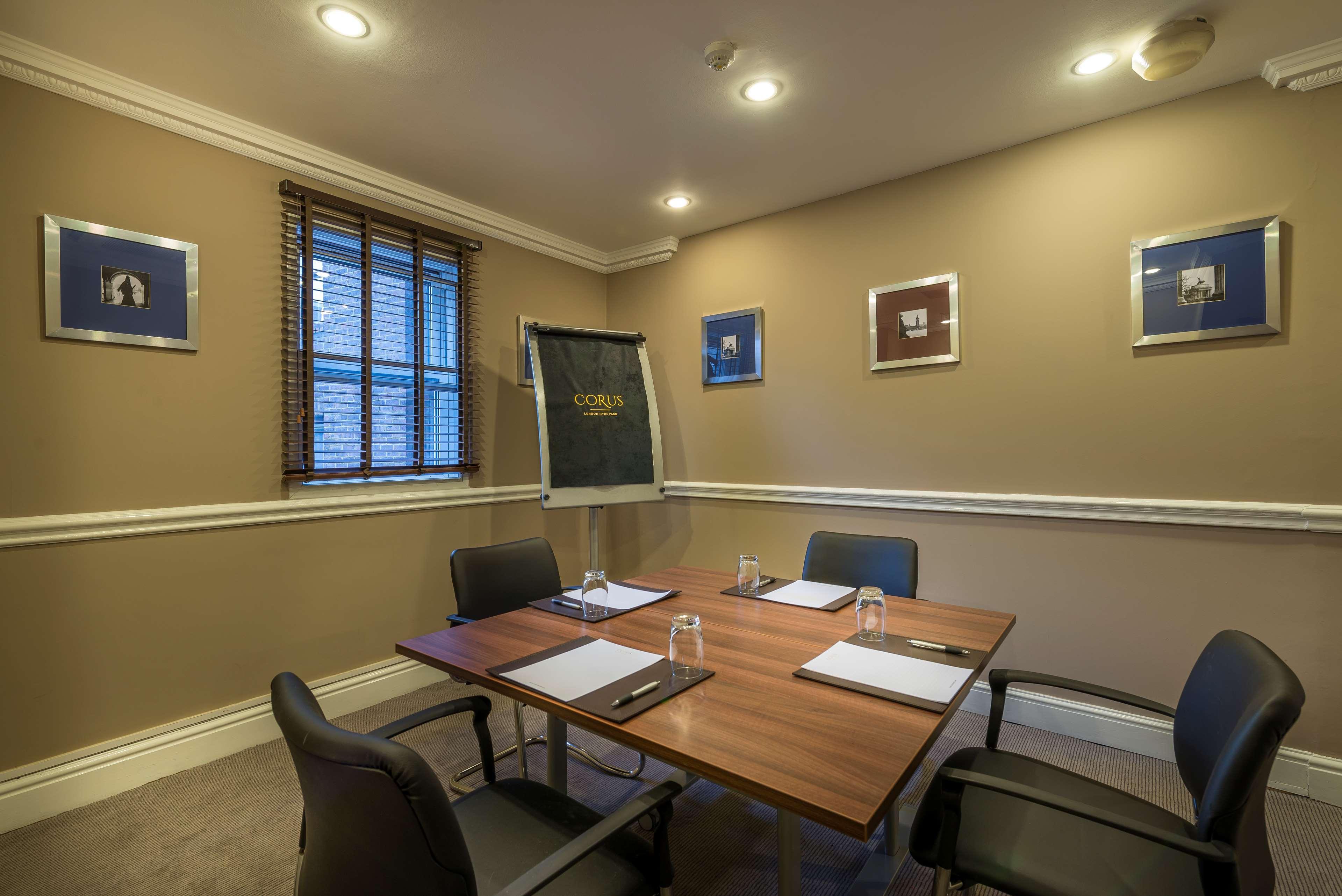 Hotel Corus Hyde Park 4*