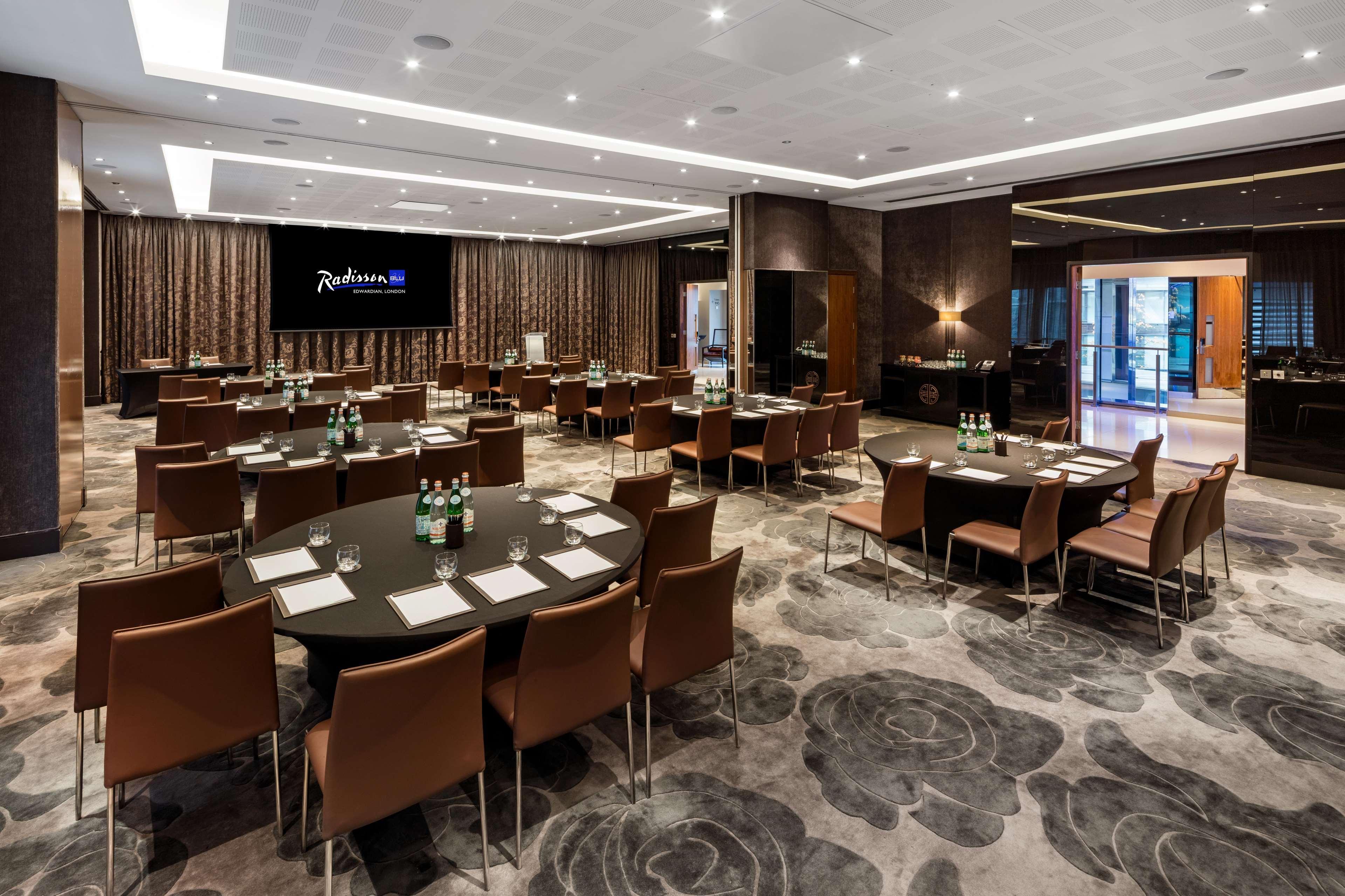 Hotel Radisson Blu Hotel, Canary Wharf East 4*