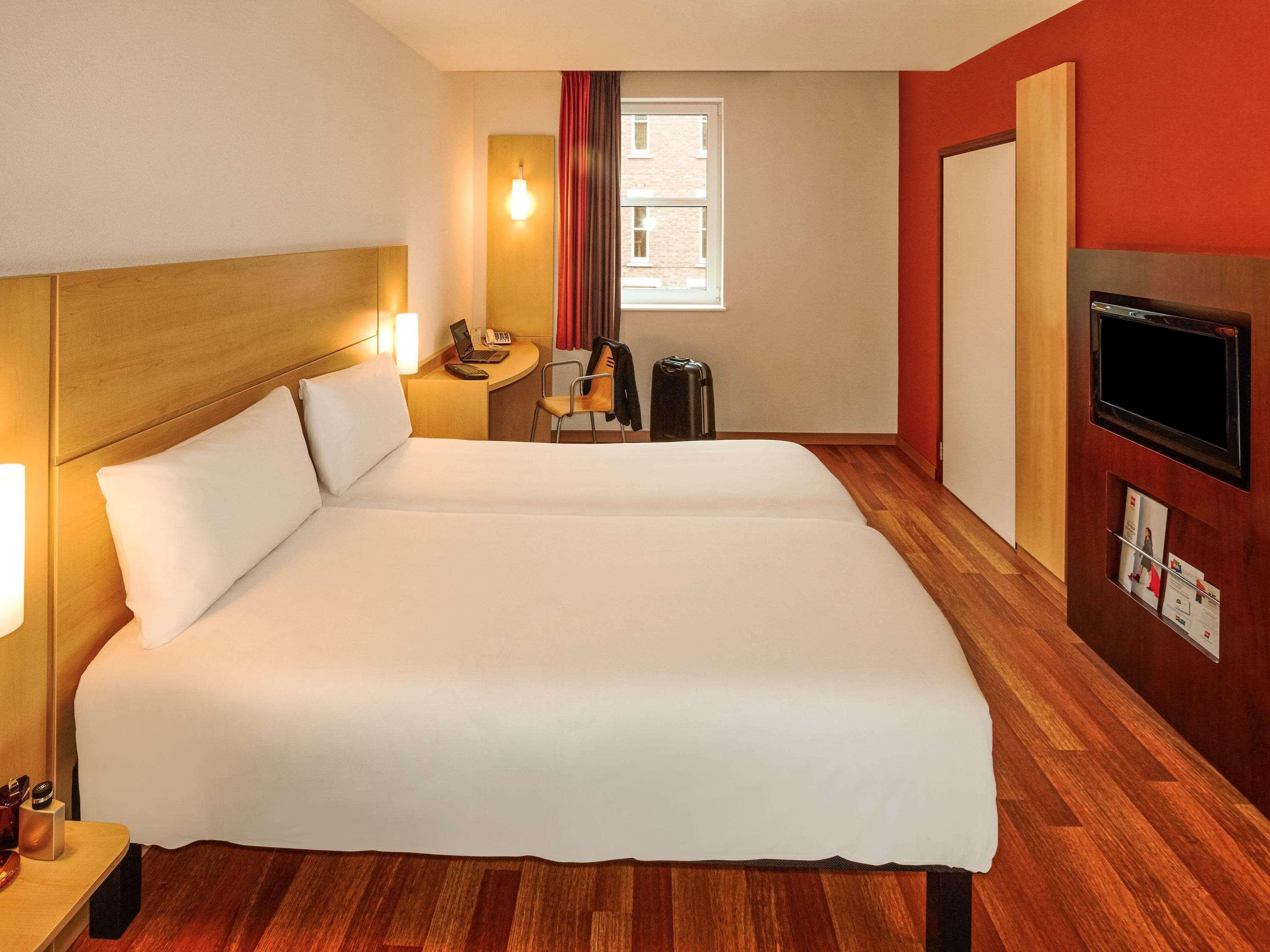 Ibis Greenwich 3*