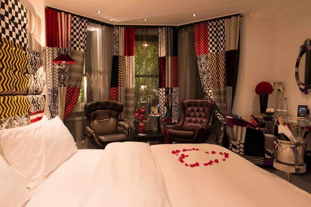 The Exhibitionist 5* Londres