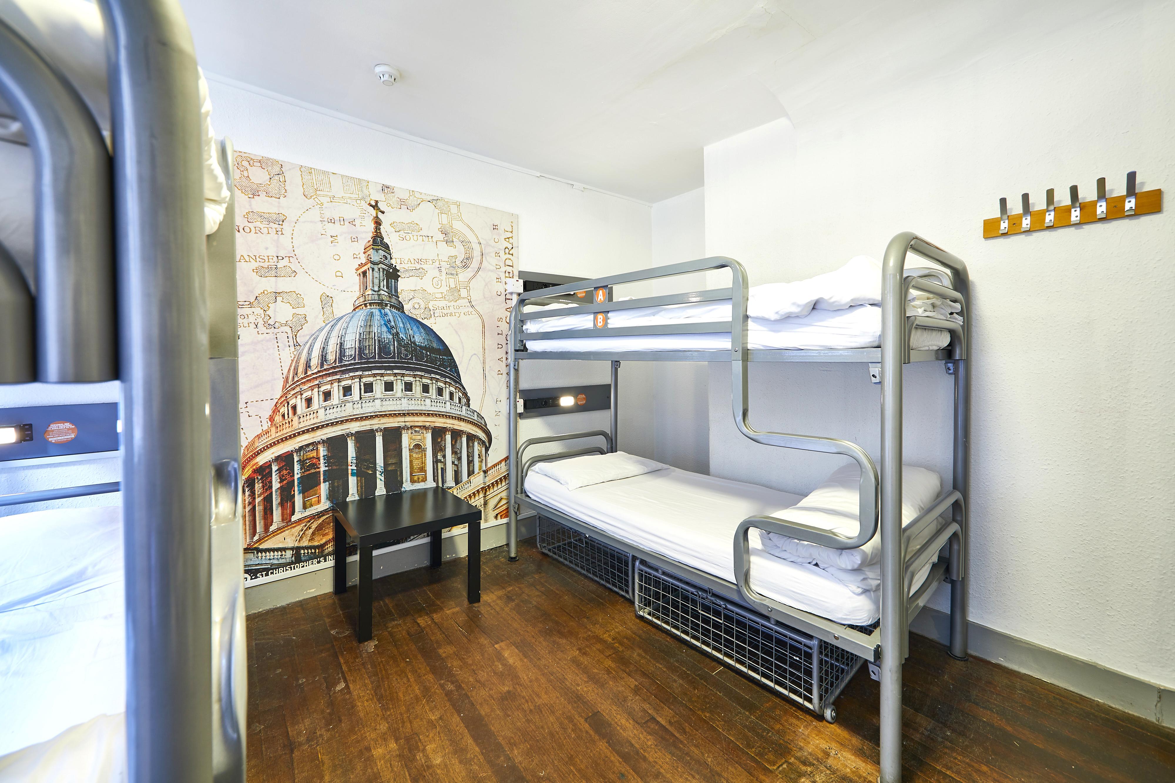 St Christopher's The - Bridge Hostal