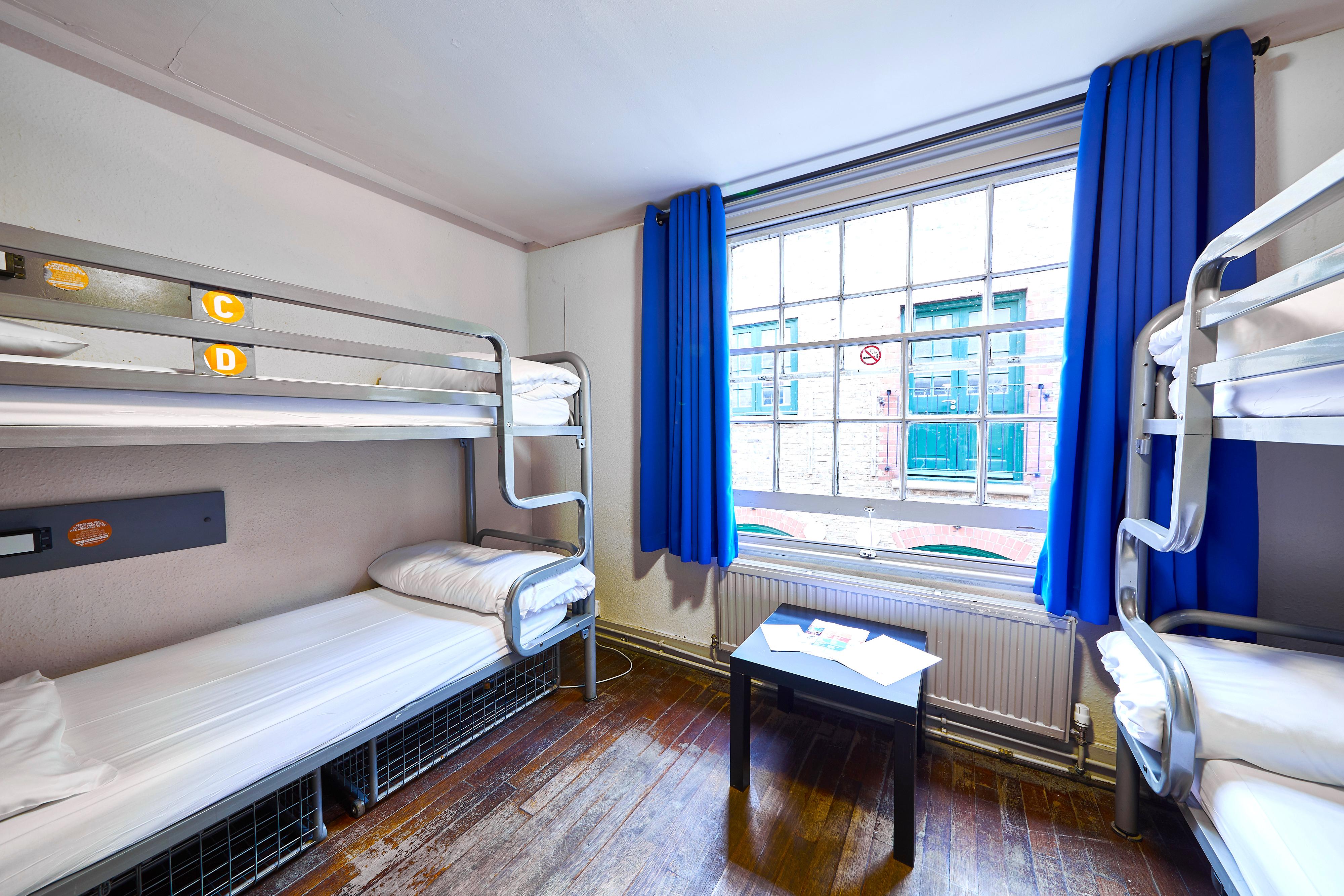 St Christopher's The - Bridge Hostal