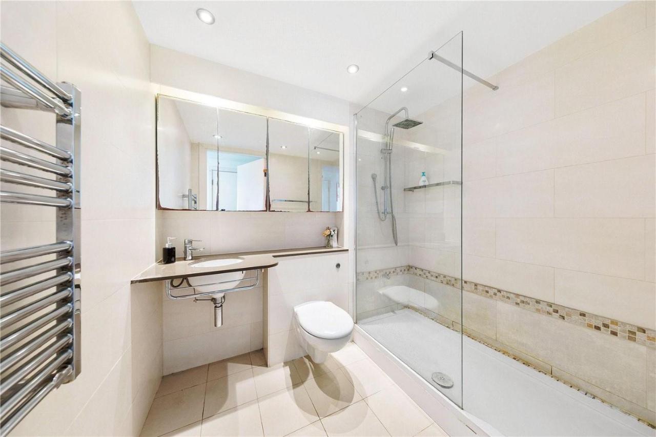 Two Bedroom - Excel Apartamento
