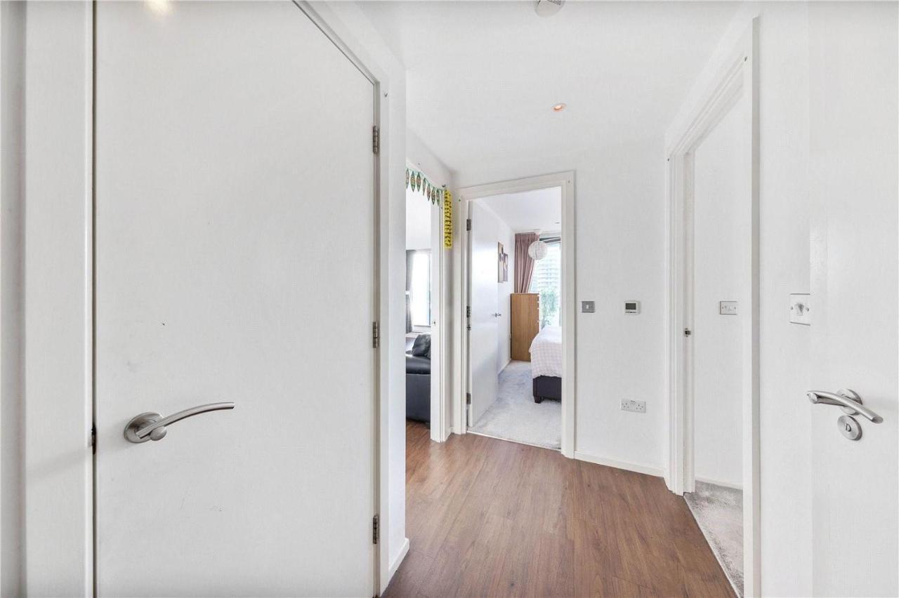 Two Bedroom - Excel Londres