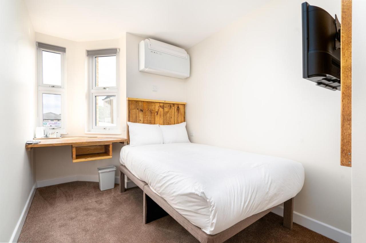 Hotel Dc, Stratford