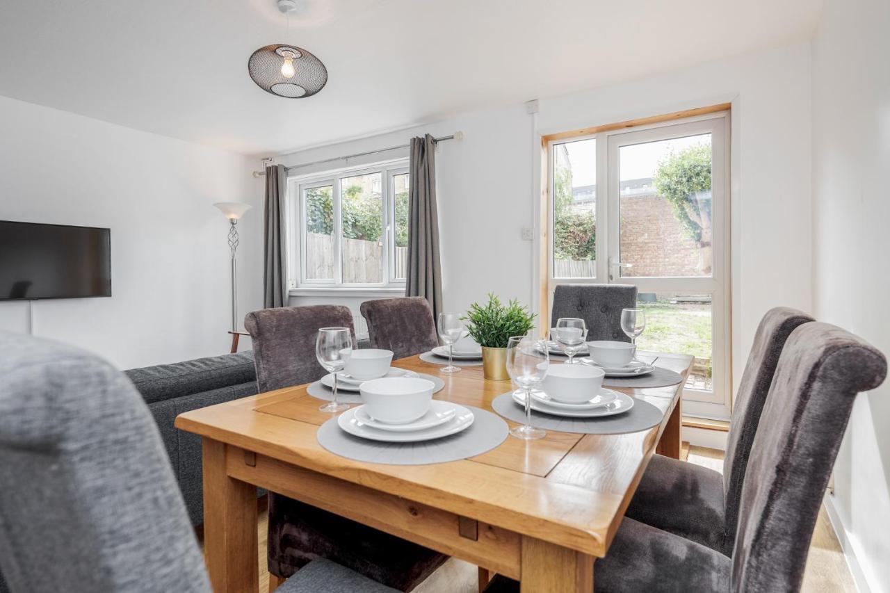Carlile House - 5 Bedroom, Sleeps 8, Free Parking, 2 Bathrooms By Damask Homes * Londres