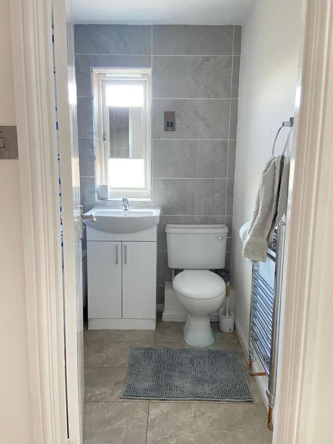 Ferienhaus Stunning 3 Bedroom Family House In London, Private Parking And Garden, With Great Transport Links To London, The Excel Centre, Canary Wharf, The O2! London