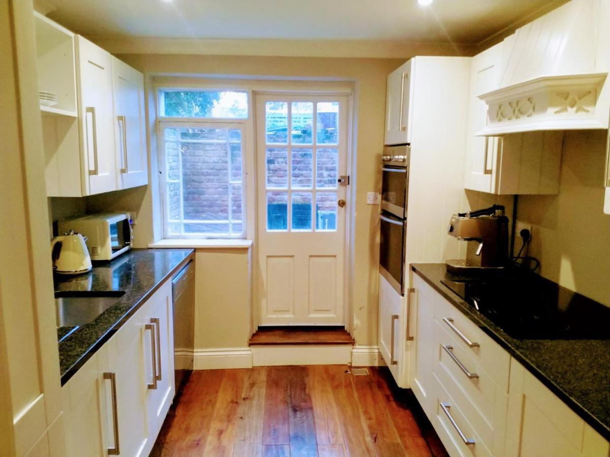 Apartamento Elegant & Spacious Parkside 2-bedroom 2-bathroom Flat In Period Building On Blackheath Common - Private Entrance, Great Greenwich Location, Easy For O2 Arena And City! *