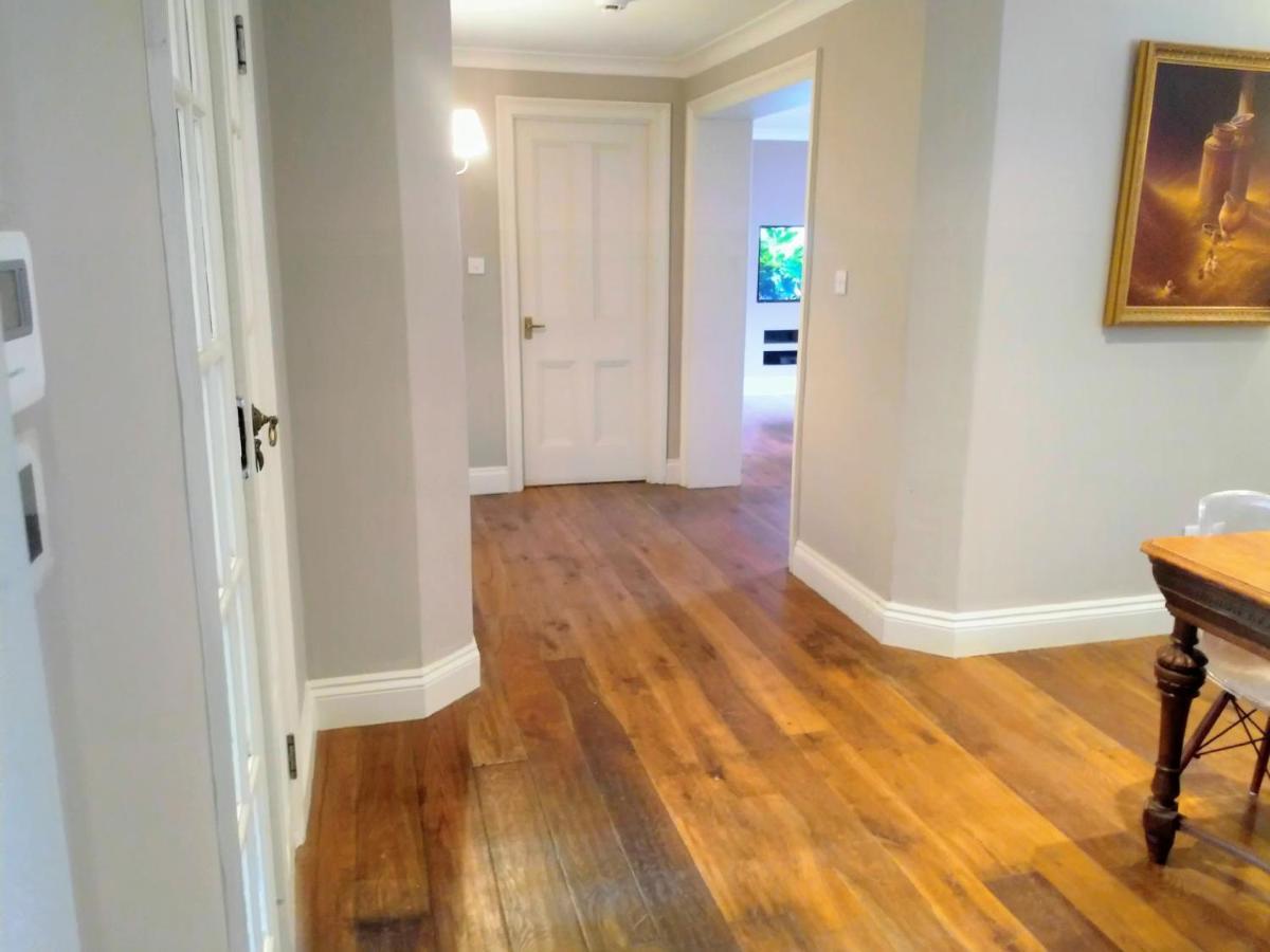 Elegant & Spacious Parkside 2-bedroom 2-bathroom Flat In Period Building On Blackheath Common - Private Entrance, Great Greenwich Location, Easy For O2 Arena And City! Londres