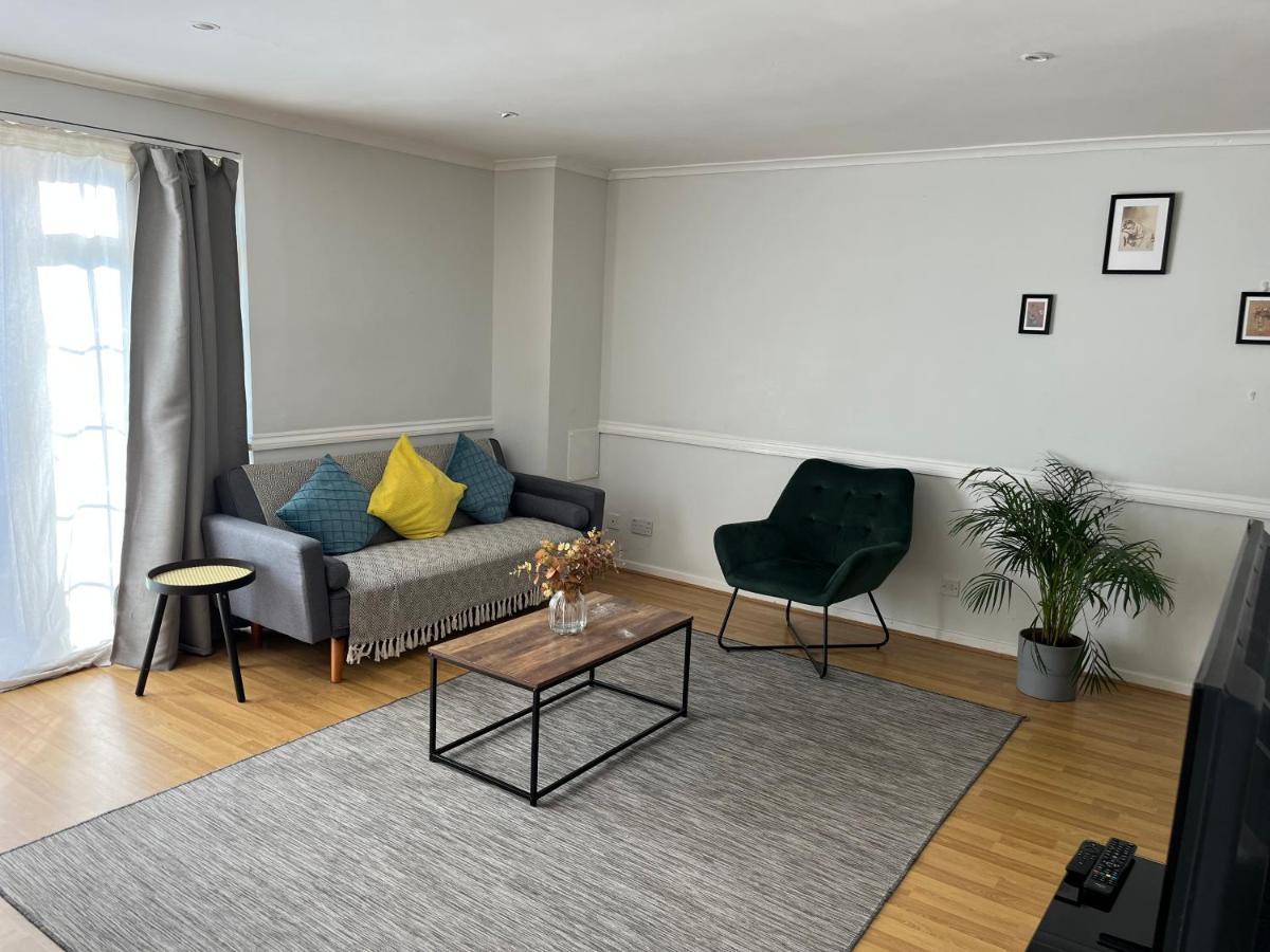 Apartment Lovely 2 Bedroom With Parking Space London