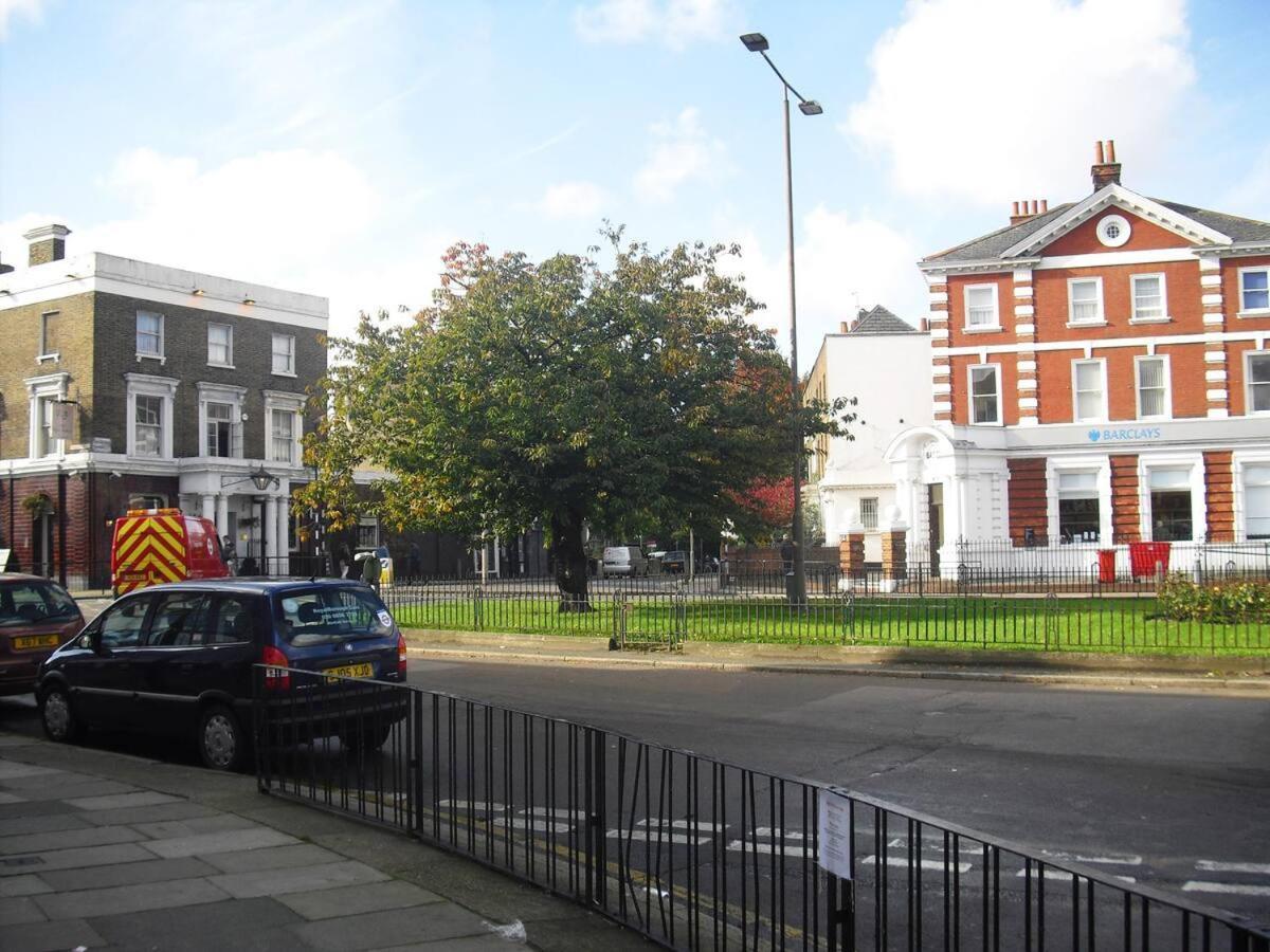 Elegant & Spacious Parkside 2-bedroom 2-bathroom Flat In Period Building On Blackheath Common - Private Entrance, Great Greenwich Location, Easy For O2 Arena And City! * Londres