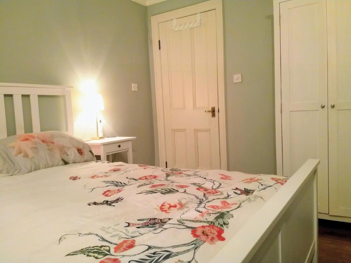 Elegant & Spacious Parkside 2-bedroom 2-bathroom Flat In Period Building On Blackheath Common - Private Entrance, Great Greenwich Location, Easy For O2 Arena And City! Londres