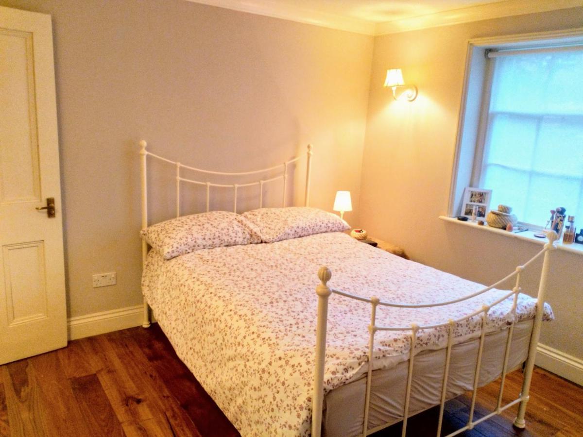 Elegant & Spacious Parkside 2-bedroom 2-bathroom Flat In Period Building On Blackheath Common - Private Entrance, Great Greenwich Location, Easy For O2 Arena And City! Apartamento