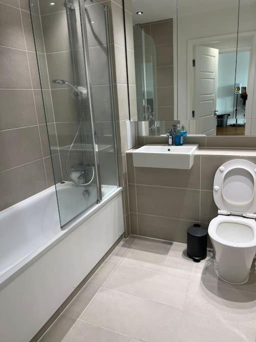 Modern 1-bedroom In Docklands Apartamento