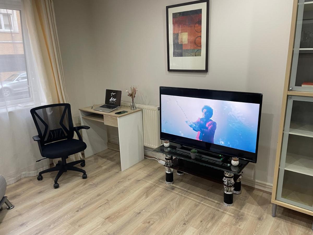Apartment Canary Wharf O2 Excel Flat With Parking & Balcony London