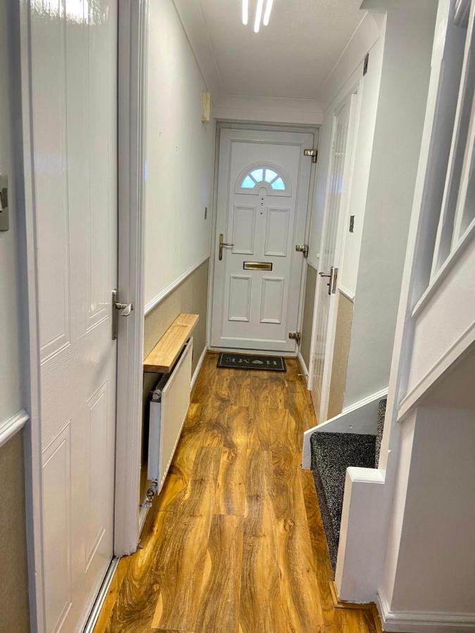 Stunning 3 Bedroom Family House In London, Private Parking And Garden, With Great Transport Links To London, The Excel Centre, Canary Wharf, The O2! Ferienhaus