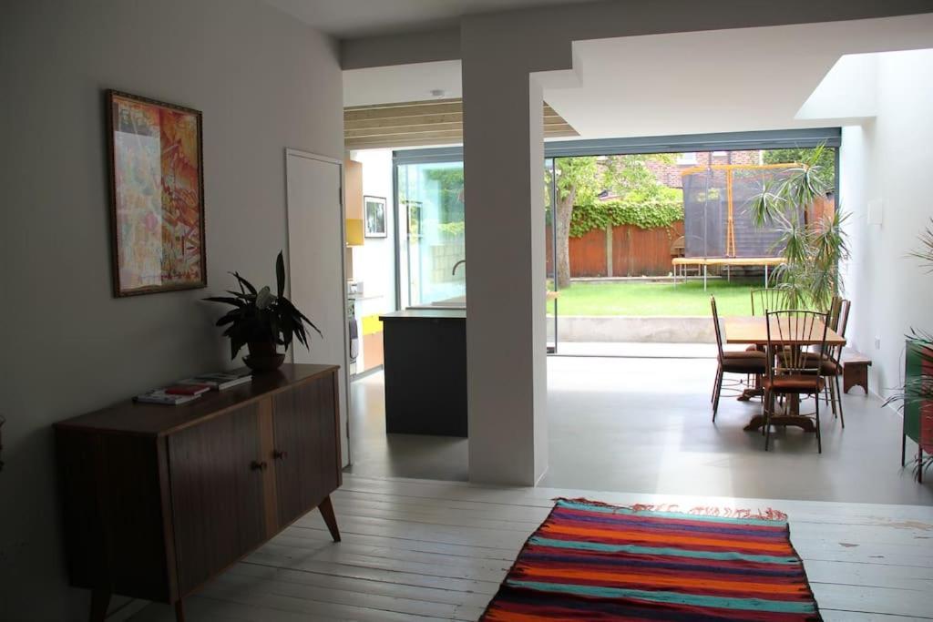 Large, Modern, Light, Open Plan Designer House Casa de férias Londres