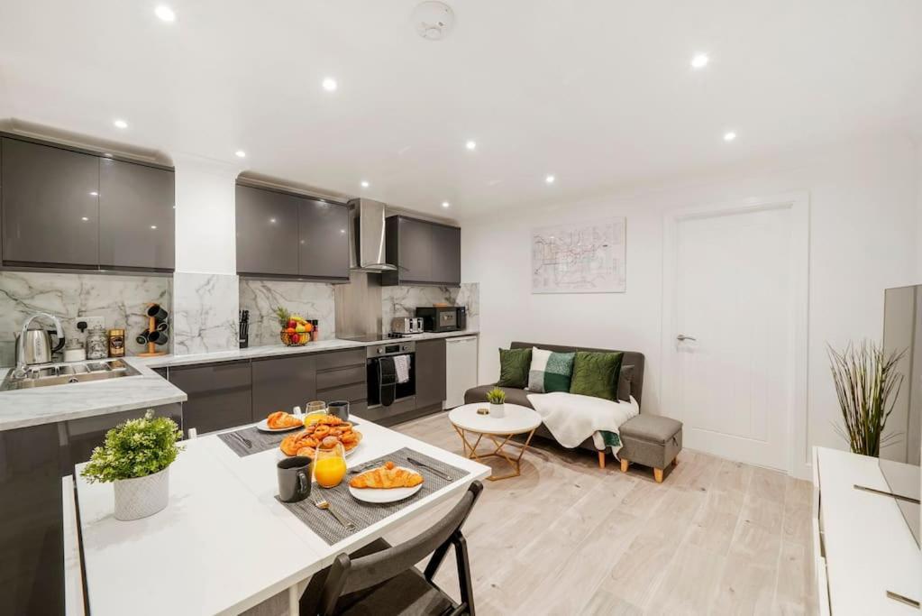 Modern 2 Bedroom In The Heart Of