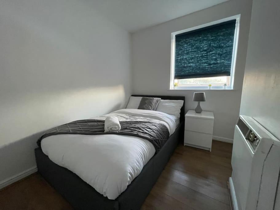 Lovely 2-bed Flat Along The River Thames London