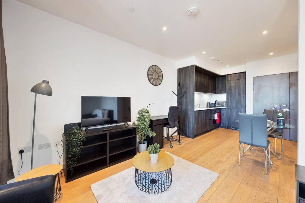 Apartamento Superb In Greenwich With Balcony & Roof *