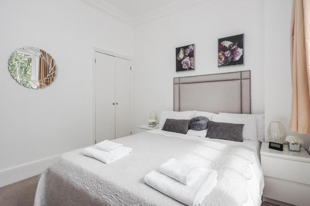 Carintha 2 Bed Modern By Canada Water * London
