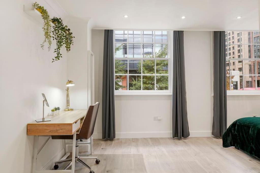 Modern 2 Bedroom In The Heart Of Apartamento
