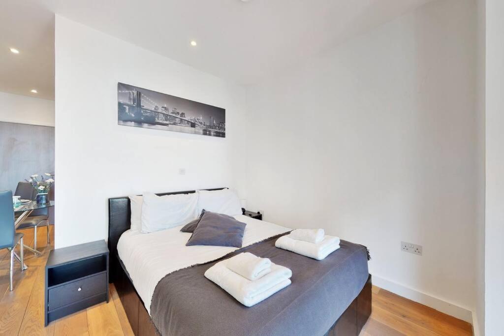 Superb In Greenwich With Balcony & Roof * Londres