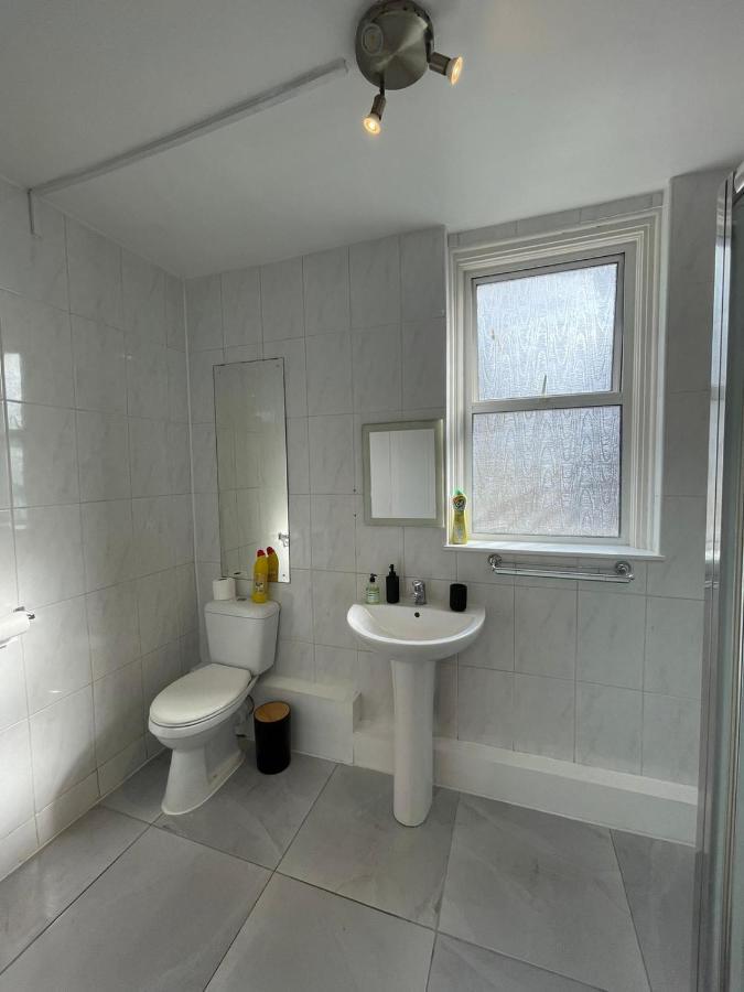 Amazing 3 Bedroom Flat Minutes From Tower Bridge Apartment *