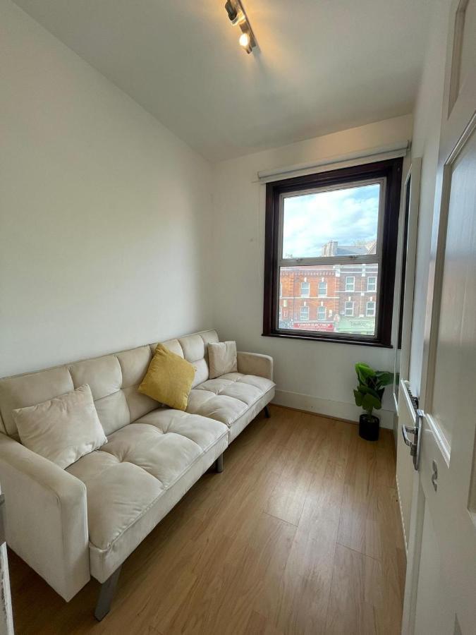 Amazing 3 Bedroom Flat Minutes From Tower Bridge Apartment *