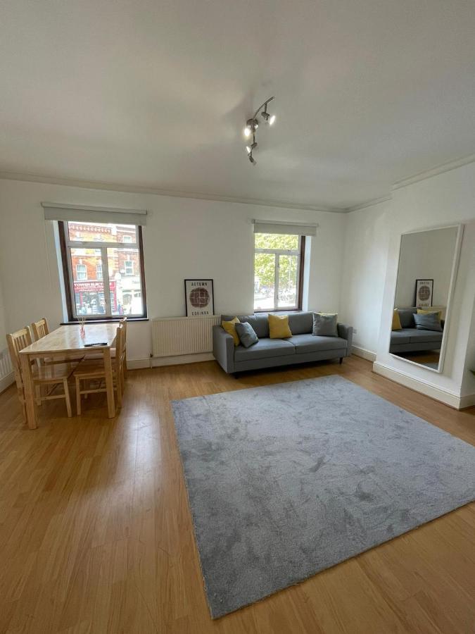 Amazing 3 Bedroom Flat Minutes From Tower Bridge London
