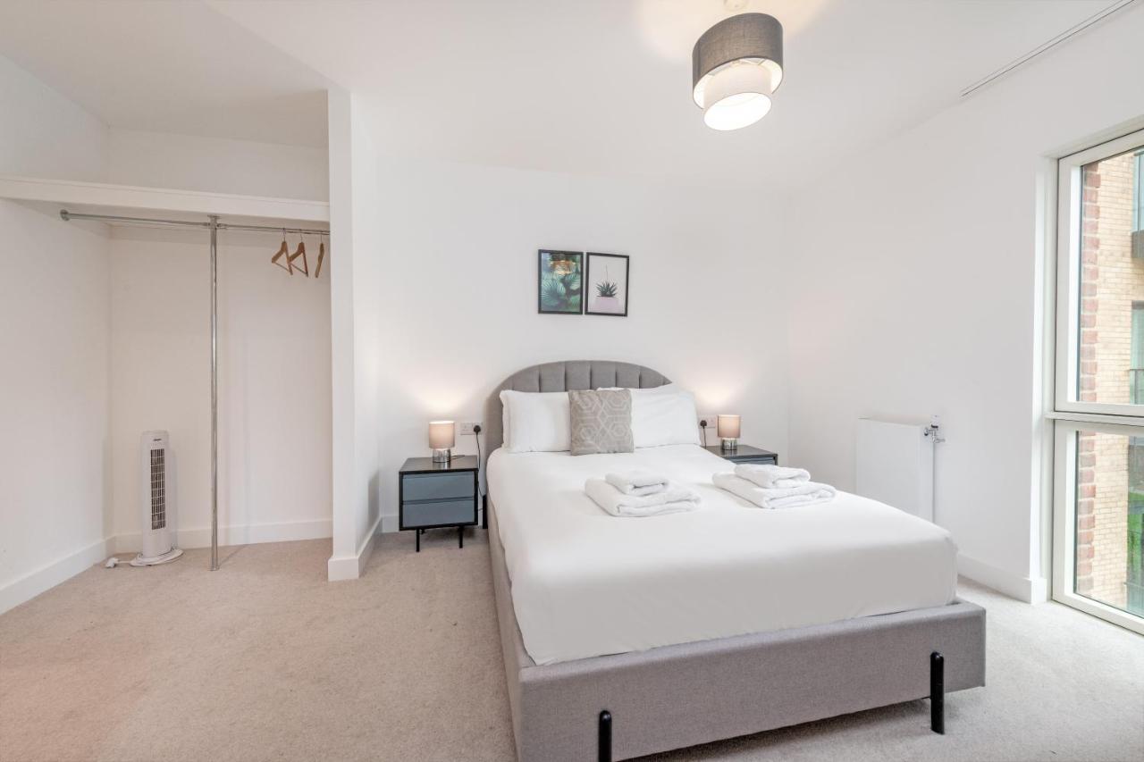 Stayo Barking Wharf Appartement Londen