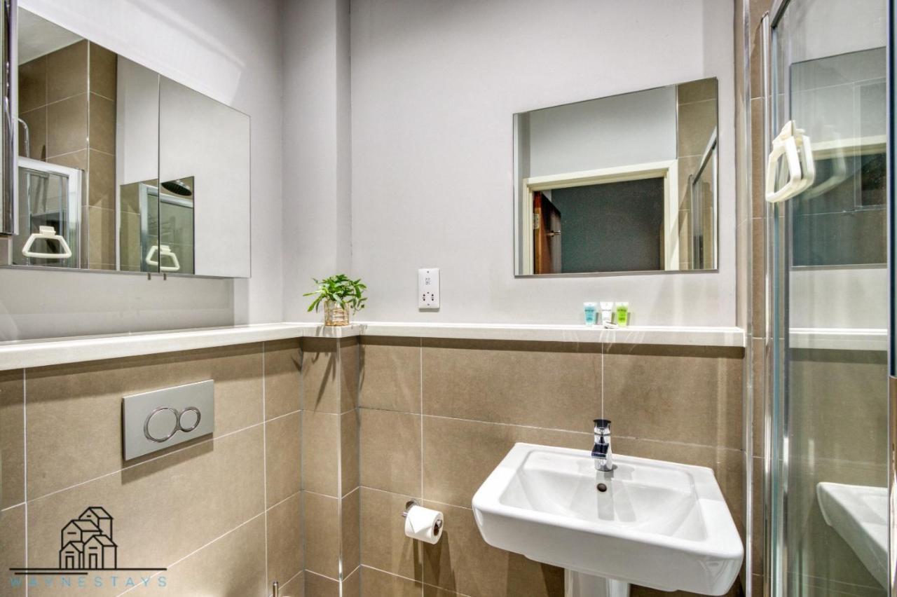 Cosy 1-bed By Heathrow Airport *