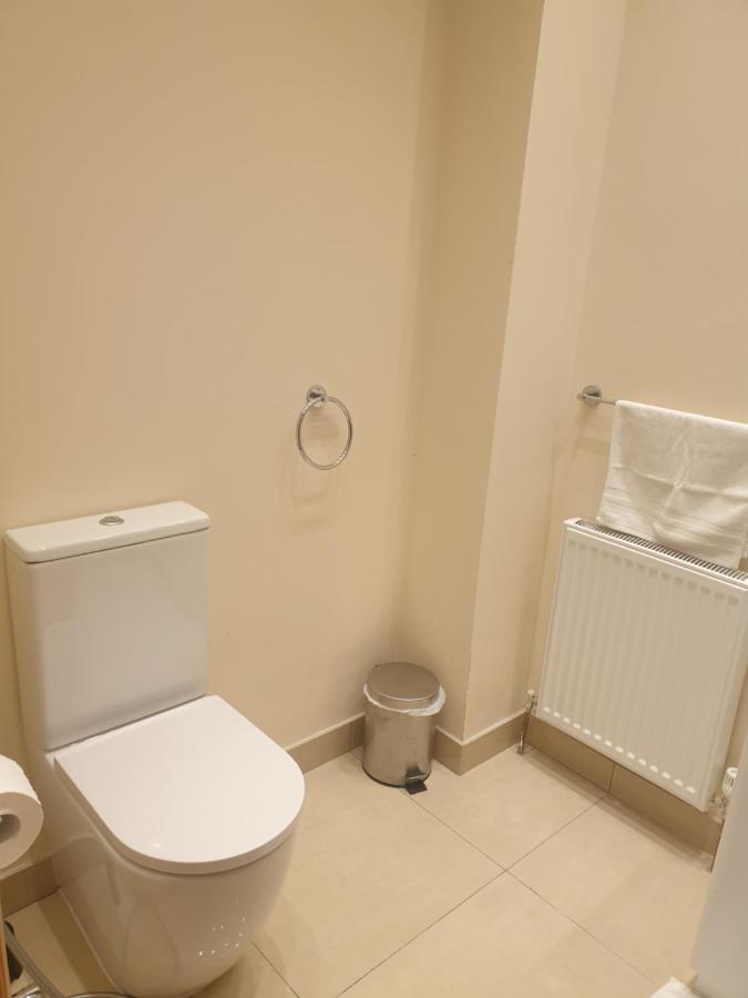 Apartamento Luxury 3 Bedroom Flat 1min Walk From Underground, With Free Parking Sleeps X10 *
