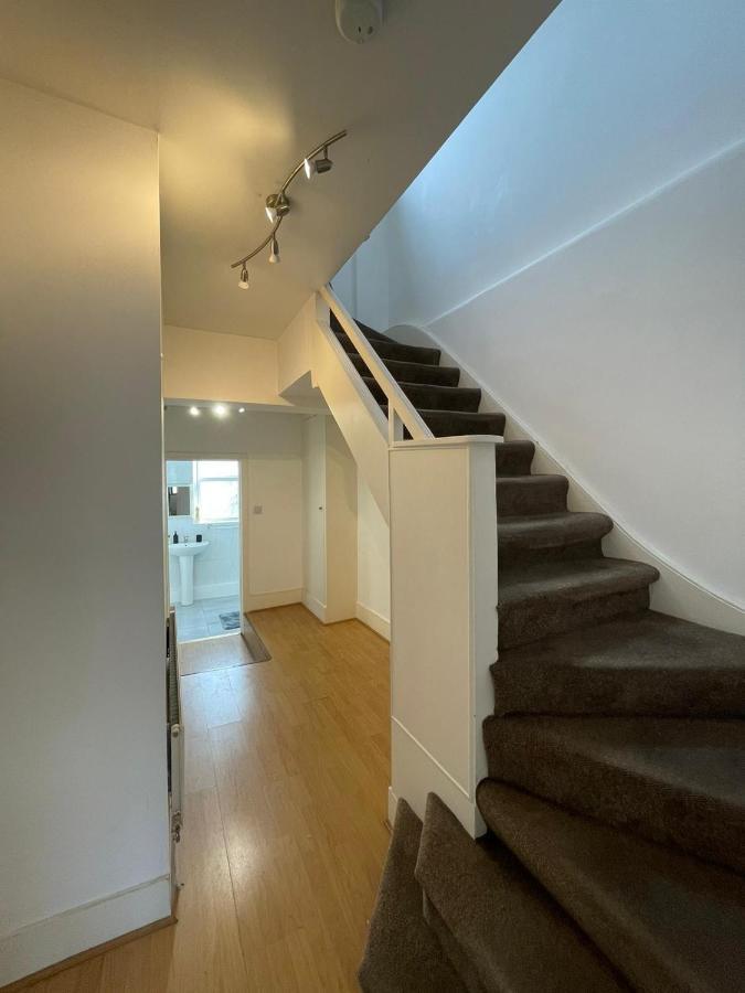 Amazing 3 Bedroom Flat Minutes From Tower Bridge * London
