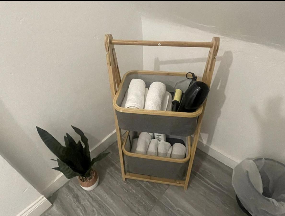 Charming 2 Bed Flat On Tower Bridge * Londres