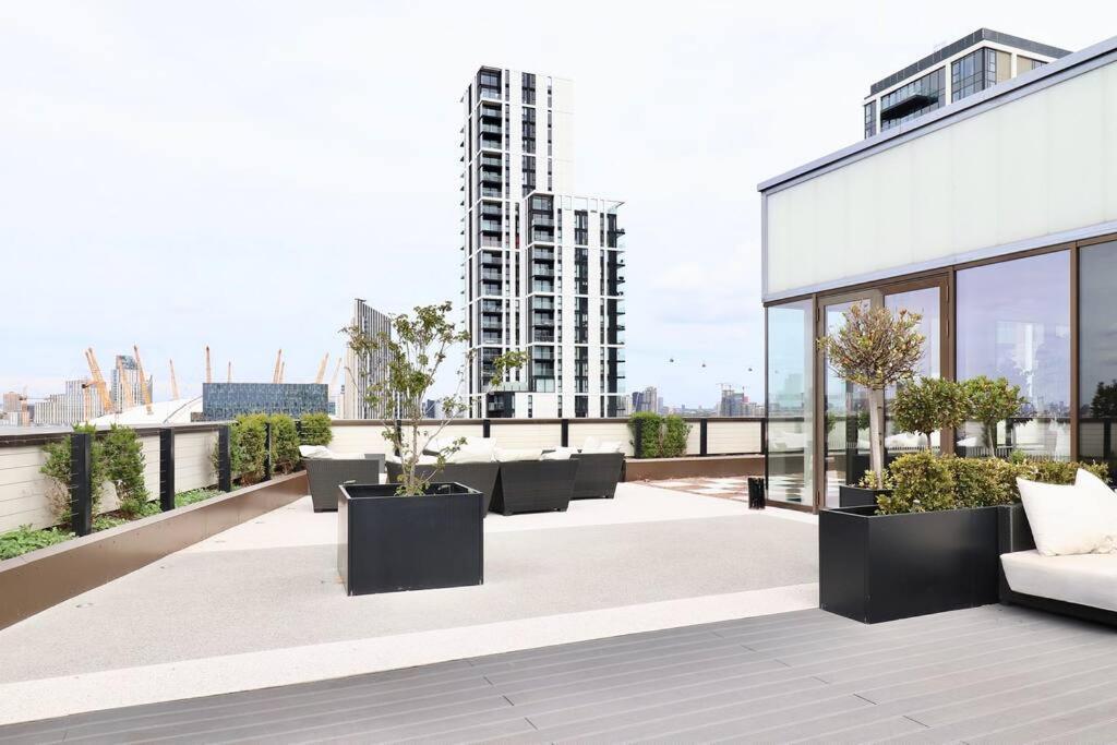 Superb In Greenwich With Balcony & Roof Apartamento Londres