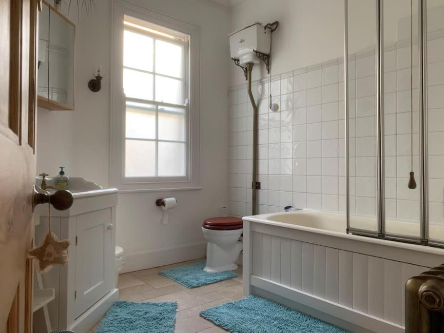 Cb53 Tower Bridge Townhouse 2 Bathrooms & Free Parking * Londen