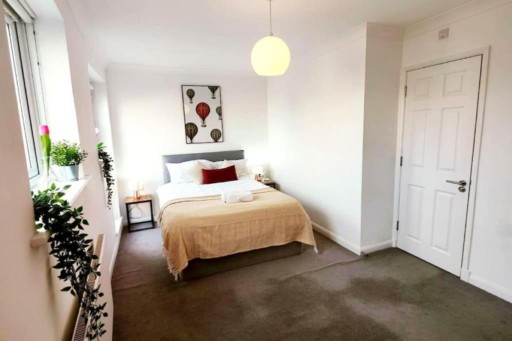 Aldgate Flats In E1. Apartamento *