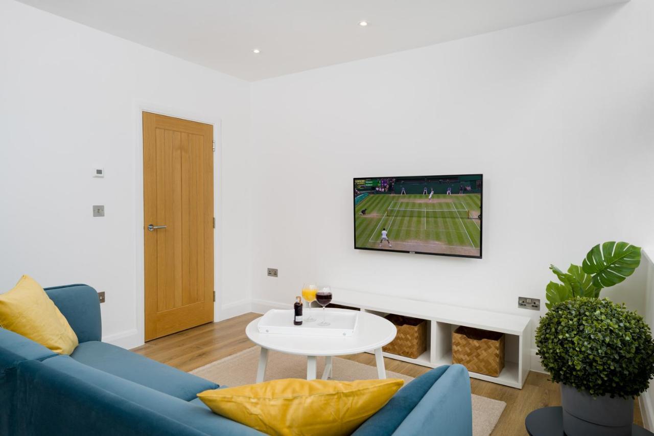 Panther House By Oval Londen