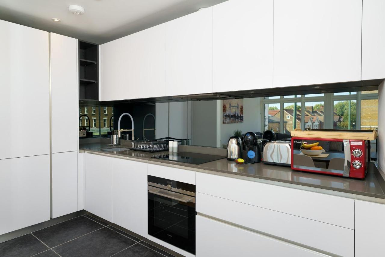 Panther House By Oval *